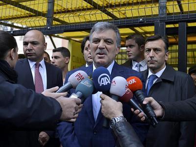 Abdullah Gül'den AK Parti'ye tebrik