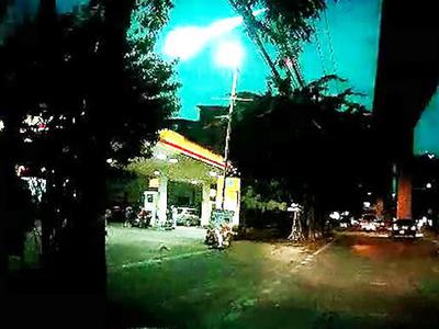 Düşen meteor Bangkok'ta geceyi gündüz yaptı