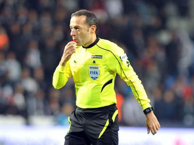 Cüneyt Çakır PTT.1.Lig'deki derbiye atandı