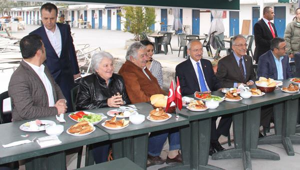 Kılıçdaroğlu'nun ayakkabıları sosyal medyayı salladı - 1