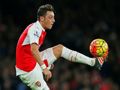 Mesut Premier Lig tarihine geçti