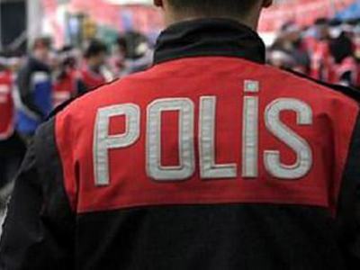 Beyoğlu'nda "polisin tartıştığı gence tokat attığı" iddiası
