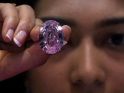 Pembe elmas 28,7 milyon İsviçre frangına satıldı