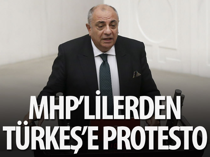 MHP'li vekiller Tuğrul Türkeş'i alkışlamadı