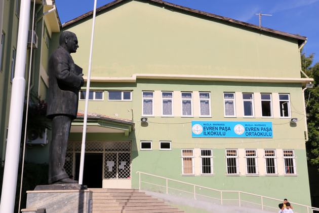 Evren'in isminin kaldırılmasına protokol engeli - 1