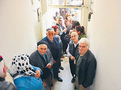 Emekliden ev kuyruğu