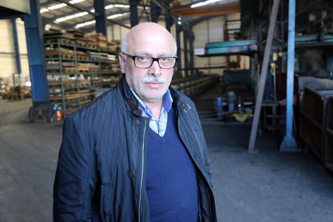 Fabrikasında bin 300 liraya çalışacak işçi bulamıyor
