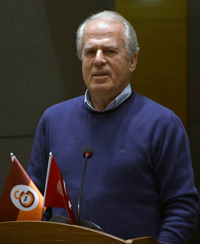 Galatasaray, Mustafa Denizli'yi borsaya bildirdi