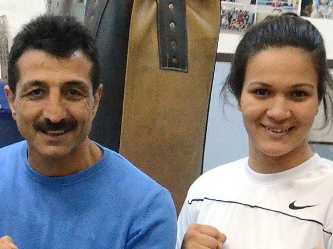 11 ay önce başladığı boksta başarılara doymuyor