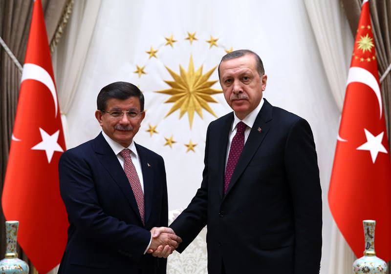 Cumhurbaşkanı Erdoğan Başbakan Davutoğlu ile görüşüyor