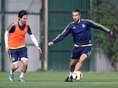 Fenerbahçe, Molde ile suni çimde oynayacak