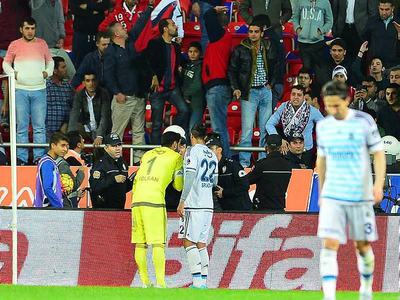 Volkan Demirel'e küfreden taraftarlara 1 yıl ceza