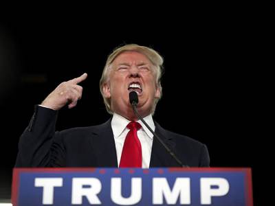 Cumhuriyetçi aday Trump engelli muhabirle alay etti