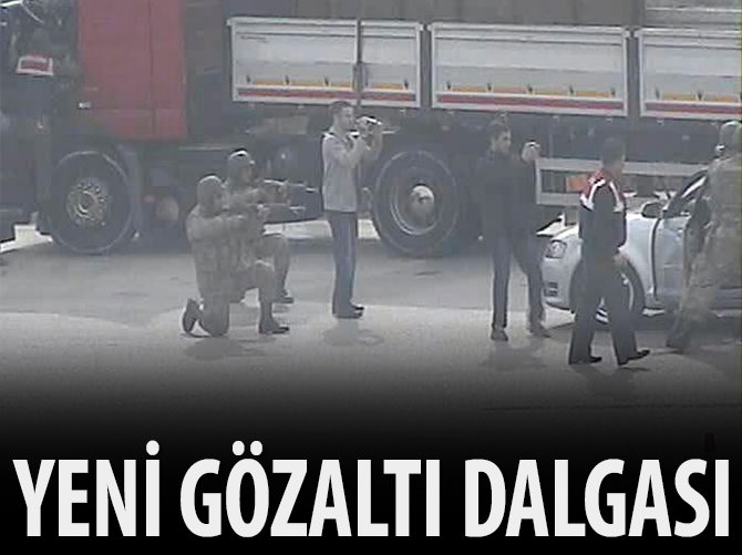 Üç komutana MİT Tırları sorgusu