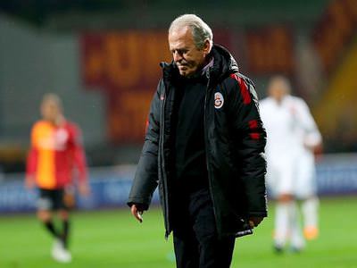 Mustafa Denizli Burak Yılmaz'ı uyardı