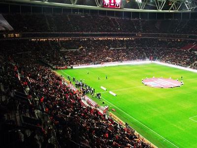Tribünlerden G.Saraylı futbolculara şok tepki