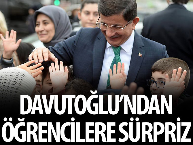 Başbakan Davutoğlu'ndan öğrencilere sürpriz