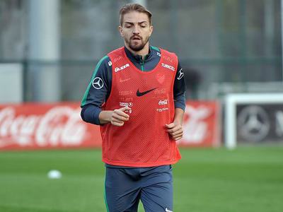 Caner'den sözleşme resti
