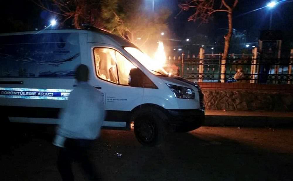 İSKİ'ye ait aracı yaktılar!