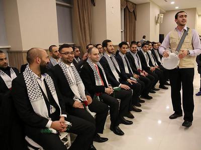 Filistinli gençlere toplu düğün