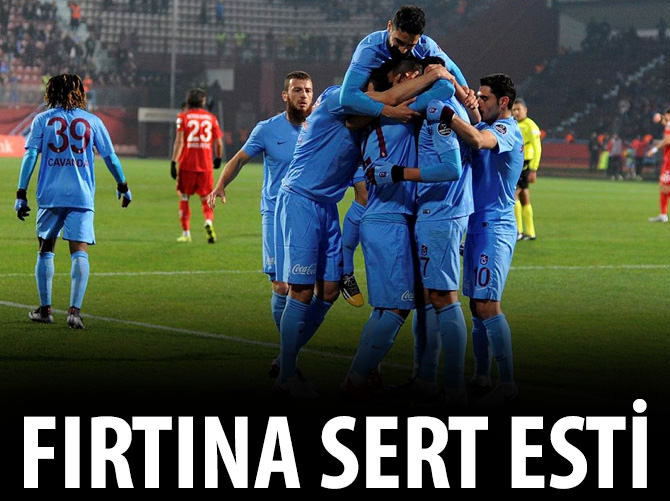 Fırtına Antalya'yı kasıp kavurdu!