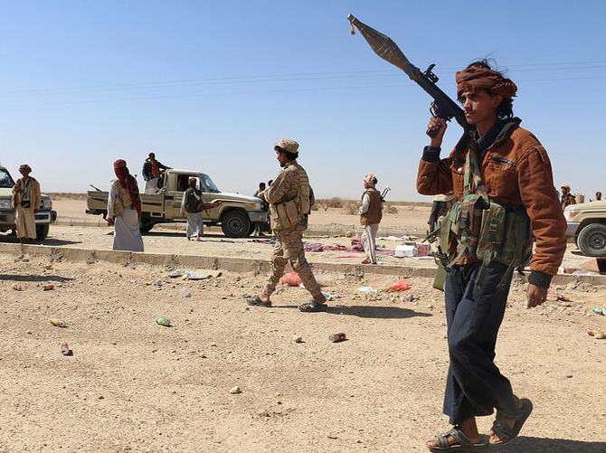 Suudi Arabistan'a roket düştü: 3 ölü