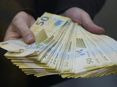 Azerbaycan'da devalüasyon oldu