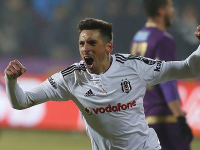 Deplasmanların adamı Jose Sosa!