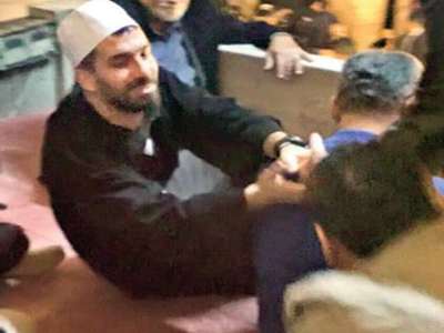 Arda Turan Eyüp Sultan'da mevlit dinledi
