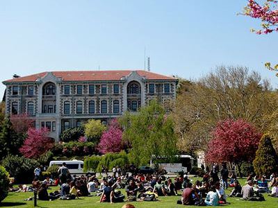 Şili'de okul harçları kalkıyor