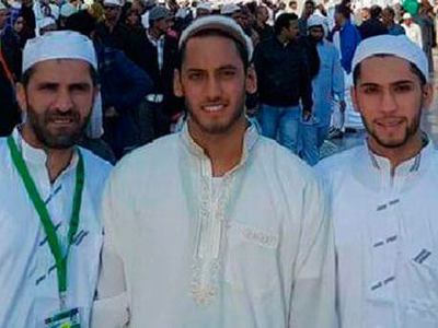 Hakan Çalhanoğlu umreye gitti