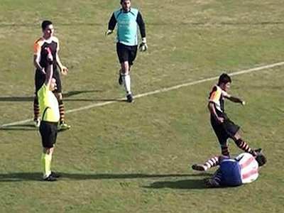 Tekmeci futbolcudan flaş karar!