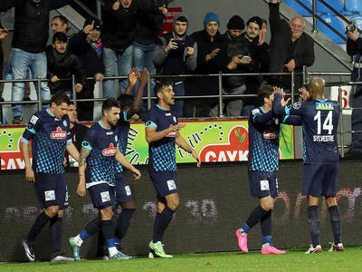 Atmacalar Başakşehir'i avladı