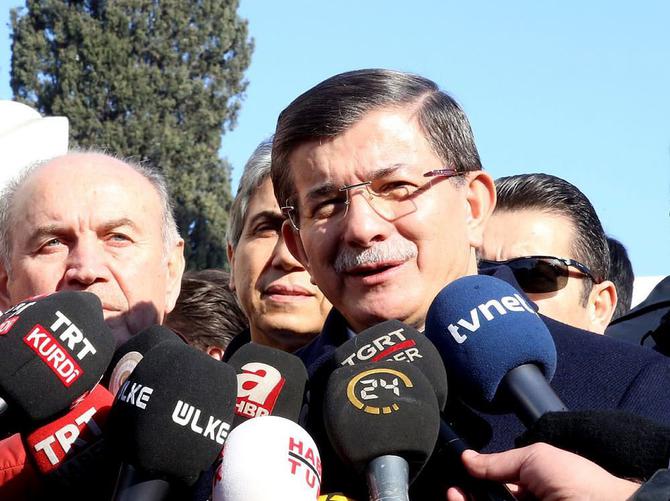 Davutoğlu'ndan karlı İstanbul fotoğrafı