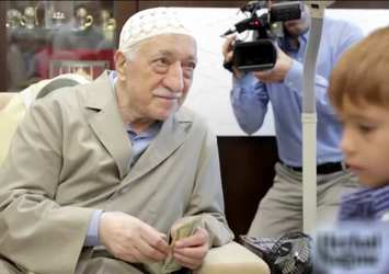 Gülen Clinton'a bağış yaptı