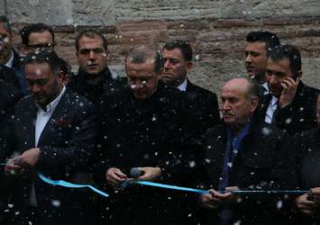 Cumhurbaşkanı Erdoğan yoğun kar yağışı altında açılış yaptı