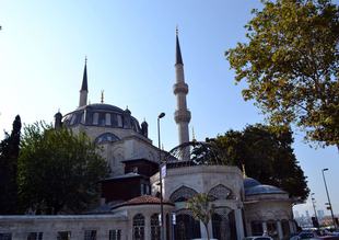 Çeyizini satıp cami yapan Sultan