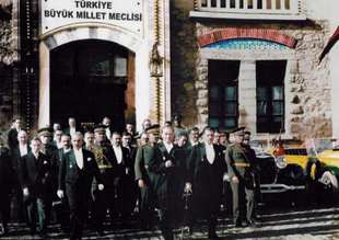 İlk Meclis’in gensoruyla imtihanı