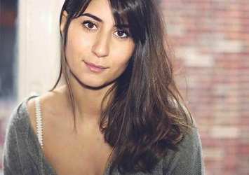 Elif Doğan maaşıyla 3 Müslüman öğrenciye burs veriyordu
