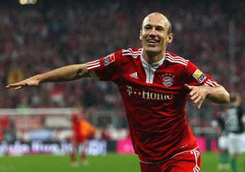 Arjen Robben'i RVP bitiriyor