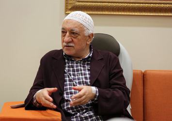 Gülen için 4'er kez tutuklama ve kırmızı bülten talebi