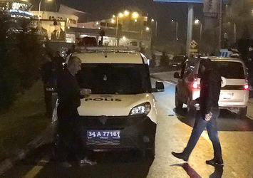 Eyüp'te polis aracına saldırı