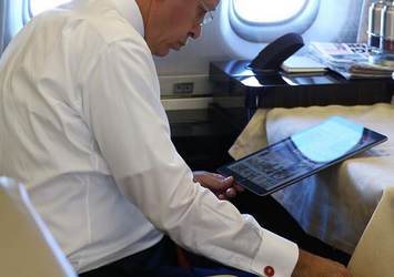 Erdoğan’ın kol düğmelerindeki detay