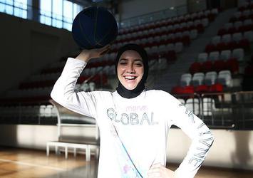 Indira Kaljo: Başörtüsüyle spor yapılabilmeli