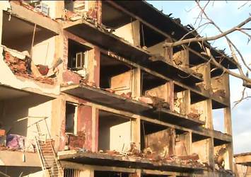 Diyarbakır'da PKK'lılar Emniyet'e bombalı araçla saldırdı