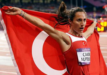 Aslı Çakır Alptekin'e rüşvet suçlaması