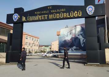 21 akademisyene gözaltı kararı