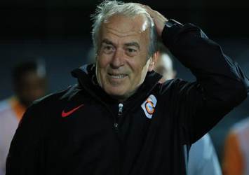 Mustafa Denizli'nin yüzü gülüyor