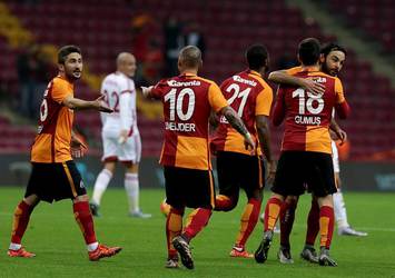 Galatasaray ikinci yarıya galibiyetle başladı