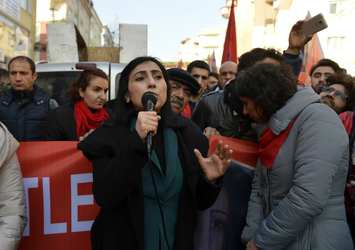 'Cenaze oyununa' yasal neşter